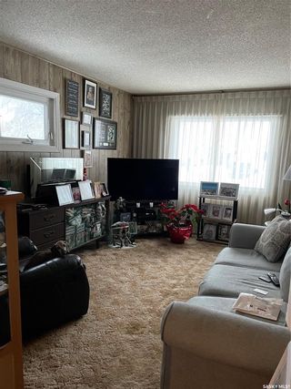 Photo 2: 535 Halifax Street in Regina: Churchill Downs Residential for sale : MLS®# SK917478