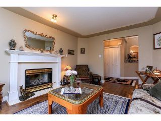 Photo 4: 33 9168 FLEETWOOD Way in Surrey: Fleetwood Tynehead Townhouse for sale in "The Fountains" : MLS®# F1414728