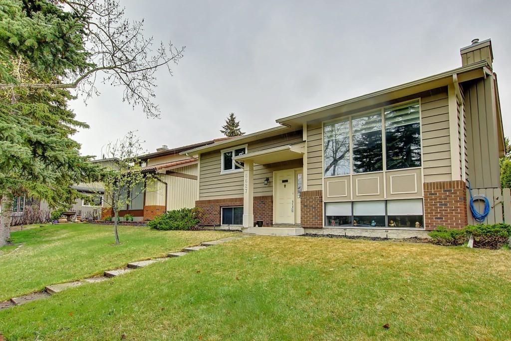 Main Photo: 6627 COACH HILL Road SW in Calgary: Coach Hill Detached for sale : MLS®# C4245453
