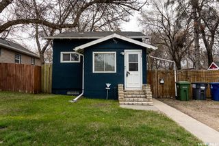 Photo 1: 308 K Avenue North in Saskatoon: Westmount Residential for sale : MLS®# SK967580