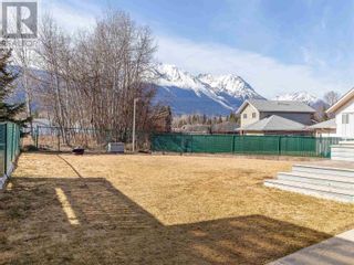 Photo 38: 1460 SUNNY POINT DRIVE in Smithers: House for sale : MLS®# R2839935