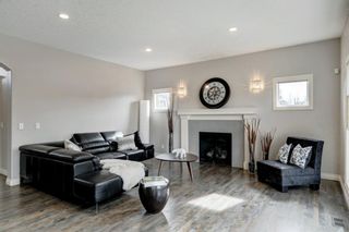 Photo 6: 323 Discovery Ridge Bay SW in Calgary: Discovery Ridge Detached for sale : MLS®# A1200127
