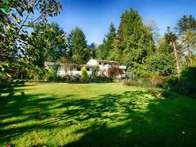 Main Photo: 959 Reed Road in Sunshine Coast: Gibsons & Area Duplex for sale : MLS®# R2116391