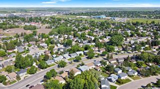 Photo 28: 3747 FAIRLIGHT Drive in Saskatoon: Fairhaven Residential for sale : MLS®# SK974473