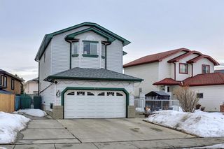 Photo 2: 813 Applewood Drive SE in Calgary: Applewood Park Detached for sale : MLS®# A1076322