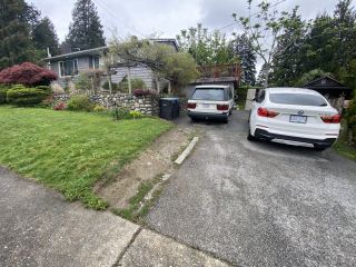Photo 3: 427 SHILES Street in New Westminster: The Heights NW House for sale : MLS®# R2776672