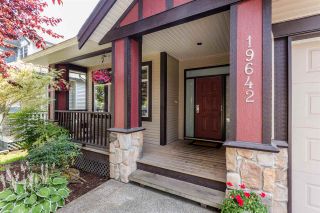Photo 2: 19642 71 Avenue in Langley: Willoughby Heights House for sale : MLS®# R2196810