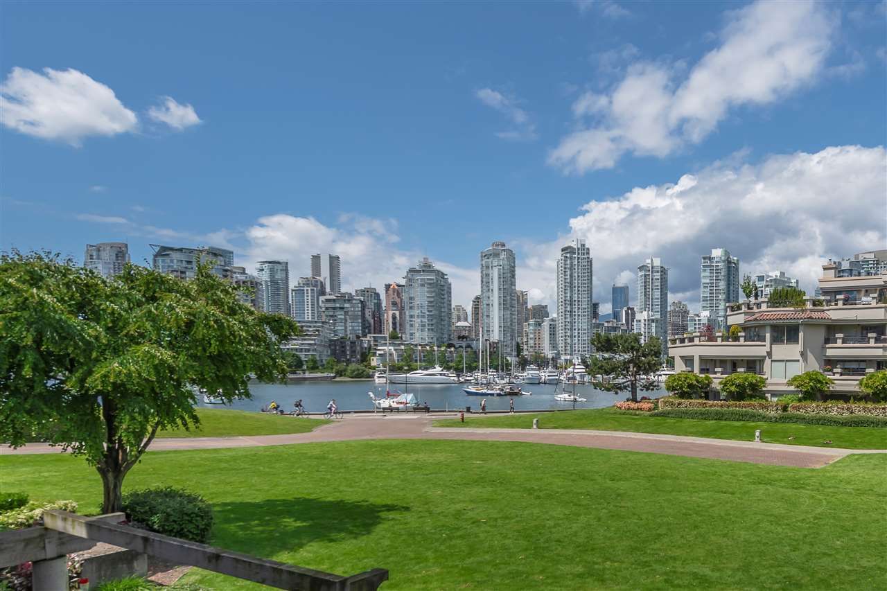 Main Photo: 213 1869 SPYGLASS Place in Vancouver: False Creek Condo for sale in "VENICE COURT" (Vancouver West)  : MLS®# R2461533