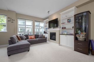 Photo 3: 20 1125 KENSAL Place in Coquitlam: New Horizons Townhouse for sale in "KENSAL WALK" : MLS®# R2574729