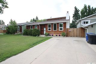 Photo 2: 134 Tobin Crescent in Saskatoon: Lawson Heights Residential for sale : MLS®# SK860594