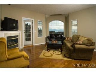 Photo 5: 3556 Sun Hills in VICTORIA: La Walfred House for sale (Langford)  : MLS®# 527139
