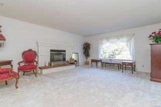 Photo 3: 4353 Parkwood Terr in Saanich: SE Broadmead House for sale (Saanich East)  : MLS®# 910782