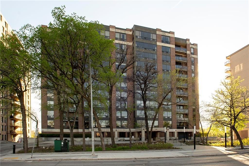 Main Photo: 503 141 Wellington Crescent in Winnipeg: Crescentwood Condominium for sale (1B)  : MLS®# 202324925