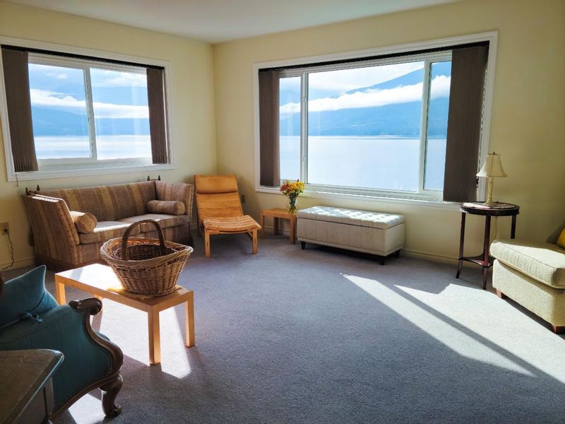 FEATURED LISTING: 2 - 94 1ST AVENUE SW Nakusp