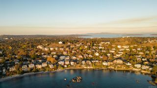 Photo 9: 1933 Crescent Rd in Oak Bay: OB Gonzales Land for sale : MLS®# 919367
