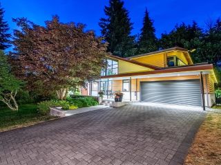 Photo 1: 867 SHASTA Court in Coquitlam: Harbour Place House for sale : MLS®# R2790149