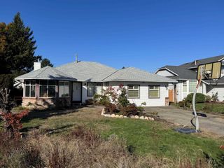 Photo 1: 15435 93A Avenue in Surrey: Fleetwood Tynehead House for sale in "Berkshire Park" : MLS®# R2829435