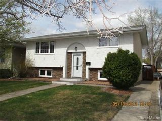 Photo 2: 166 FORSYTH Crescent in Regina: Normanview Single Family Dwelling for sale (Regina Area 02)  : MLS®# 463164