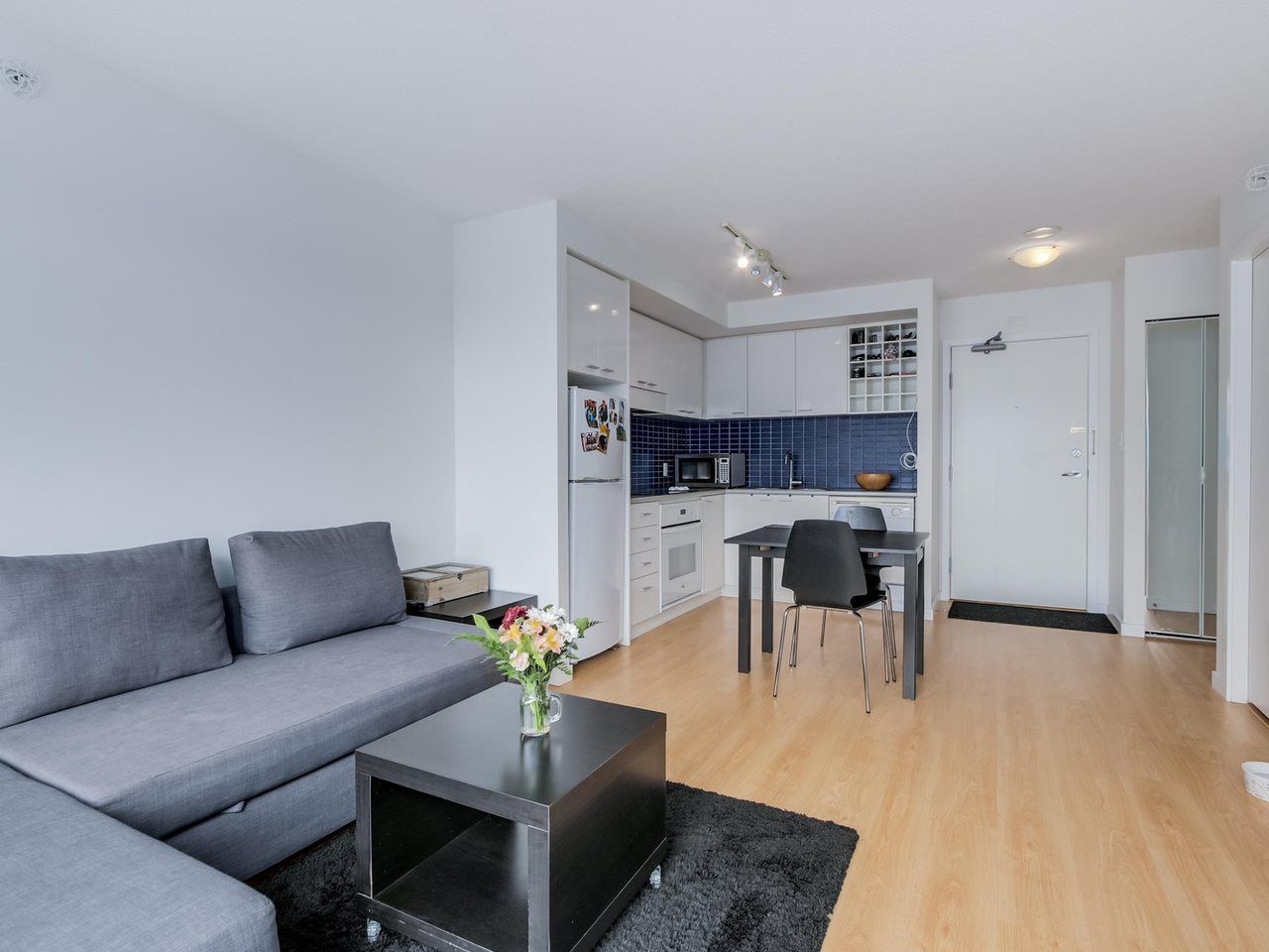 Main Photo: 803 131 REGIMENT Square in Vancouver: Downtown VW Condo for sale in "SPECTRUM 3" (Vancouver West)  : MLS®# R2072638