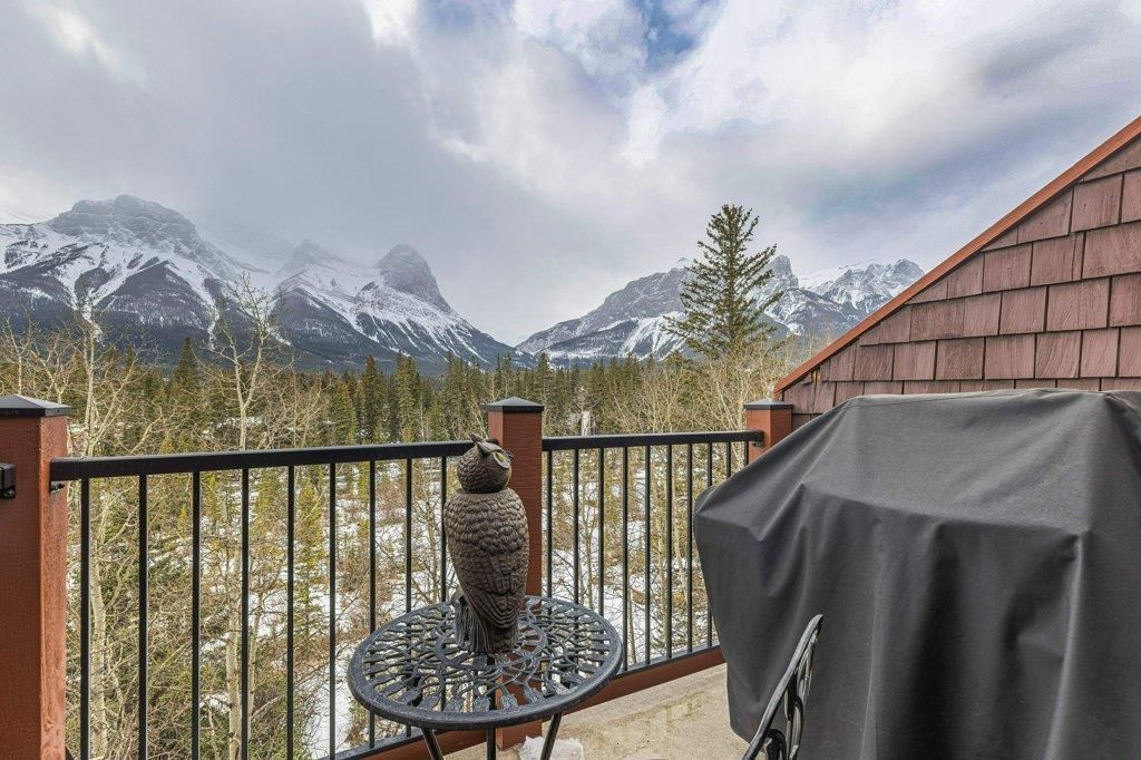 Main Photo: 400 743 Railway Avenue: Canmore Apartment for sale : MLS®# A2034544