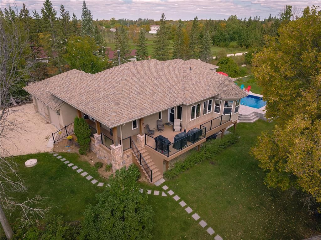 Main Photo: 604 Church Road: East Selkirk Residential for sale (R02)  : MLS®# 202325745