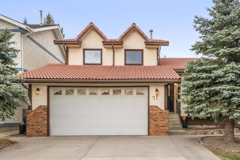 FEATURED LISTING: 71 Strathaven Circle Southwest Calgary