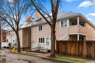Main Photo: H 5 NEILL Place in Regina: Douglas Place Residential for sale : MLS®# SK968294
