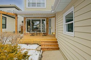 Photo 2: 52 Woodhaven Road SW in Calgary: Woodbine Detached for sale : MLS®# A2020899