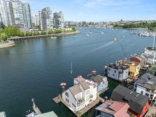 Main Photo: 14 1301 JOHNSTON Street in Vancouver: False Creek House for sale in "Sea Side Village" (Vancouver West)  : MLS®# R2893291