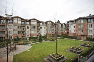 Photo 1: 209 2601 Whiteley Court in North Vancouver: Lynn Valley Condo for sale : MLS®# R2112893