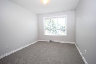 Photo 7: 305 20750 DUNCAN Way in Langley: Langley City Condo for sale in "Fairfield Lane" : MLS®# R2401633