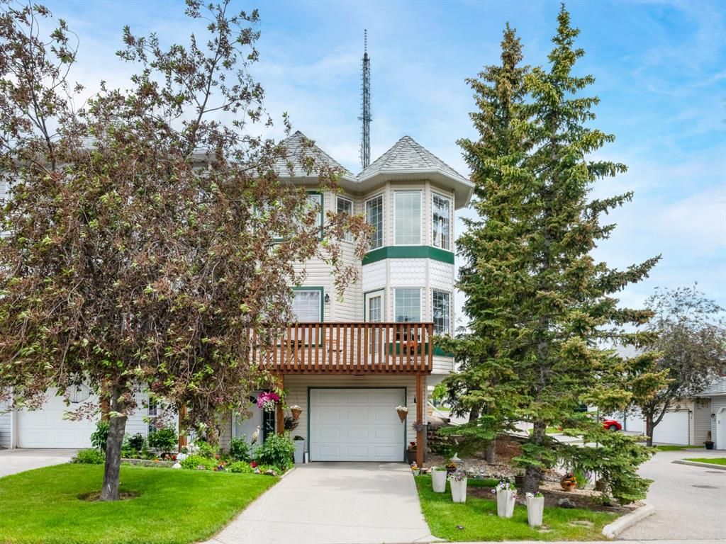 Main Photo: 82 Patina Rise SW in Calgary: Patterson Row/Townhouse for sale : MLS®# A1234186