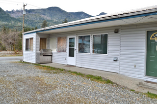Photo 4: 14 room Motel for sale Vancouver island BC: Business with Property for sale : MLS®# 878868