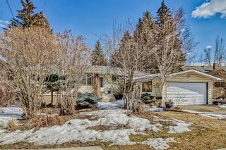 Main Photo: 5924 Bow Crescent NW in Calgary: Bowness Detached for sale : MLS®# A2038047