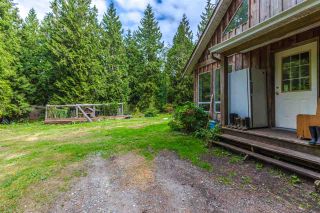 Photo 1: 1457 NORTH Road in Gibsons: Gibsons & Area House for sale (Sunshine Coast)  : MLS®# R2204625
