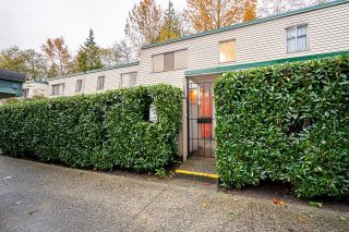 Photo 1: 962 WESTVIEW Crescent in North Vancouver: Upper Lonsdale Townhouse for sale in "CYPRESS GARDEN" : MLS®# R2856842