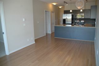 Photo 4: P5 2239 KINGSWAY in Vancouver: Victoria VE Condo for sale (Vancouver East)  : MLS®# R2113636