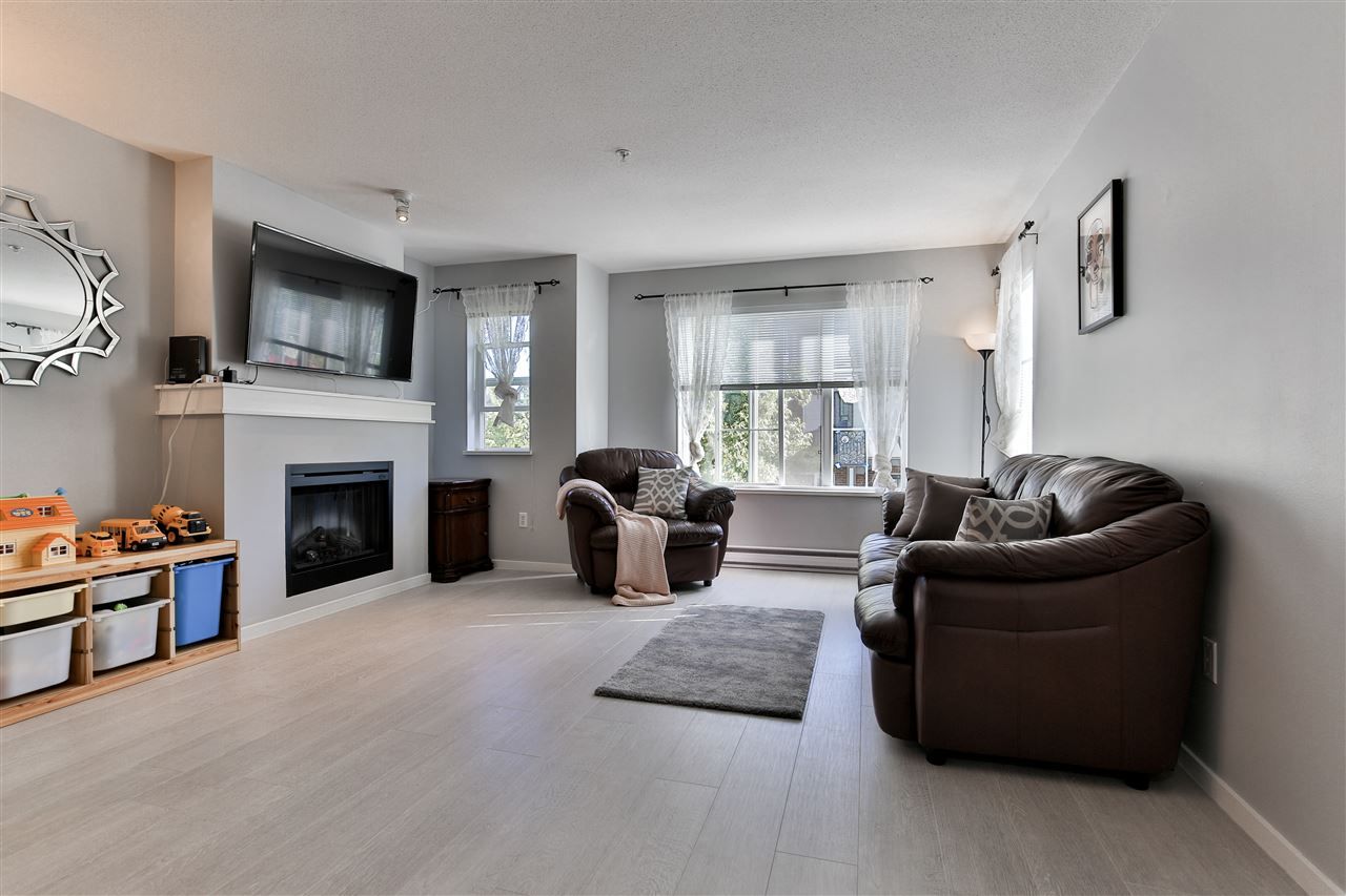 Main Photo: 156 20875 80 Avenue in Langley: Willoughby Heights Townhouse for sale in "Pepperwood" : MLS®# R2493319