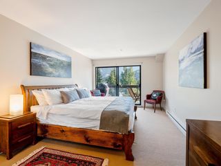 Photo 12: 302 3212 BLUEBERRY Drive in Whistler: Blueberry Hill Condo for sale in "RAVENCREST" : MLS®# R2727858