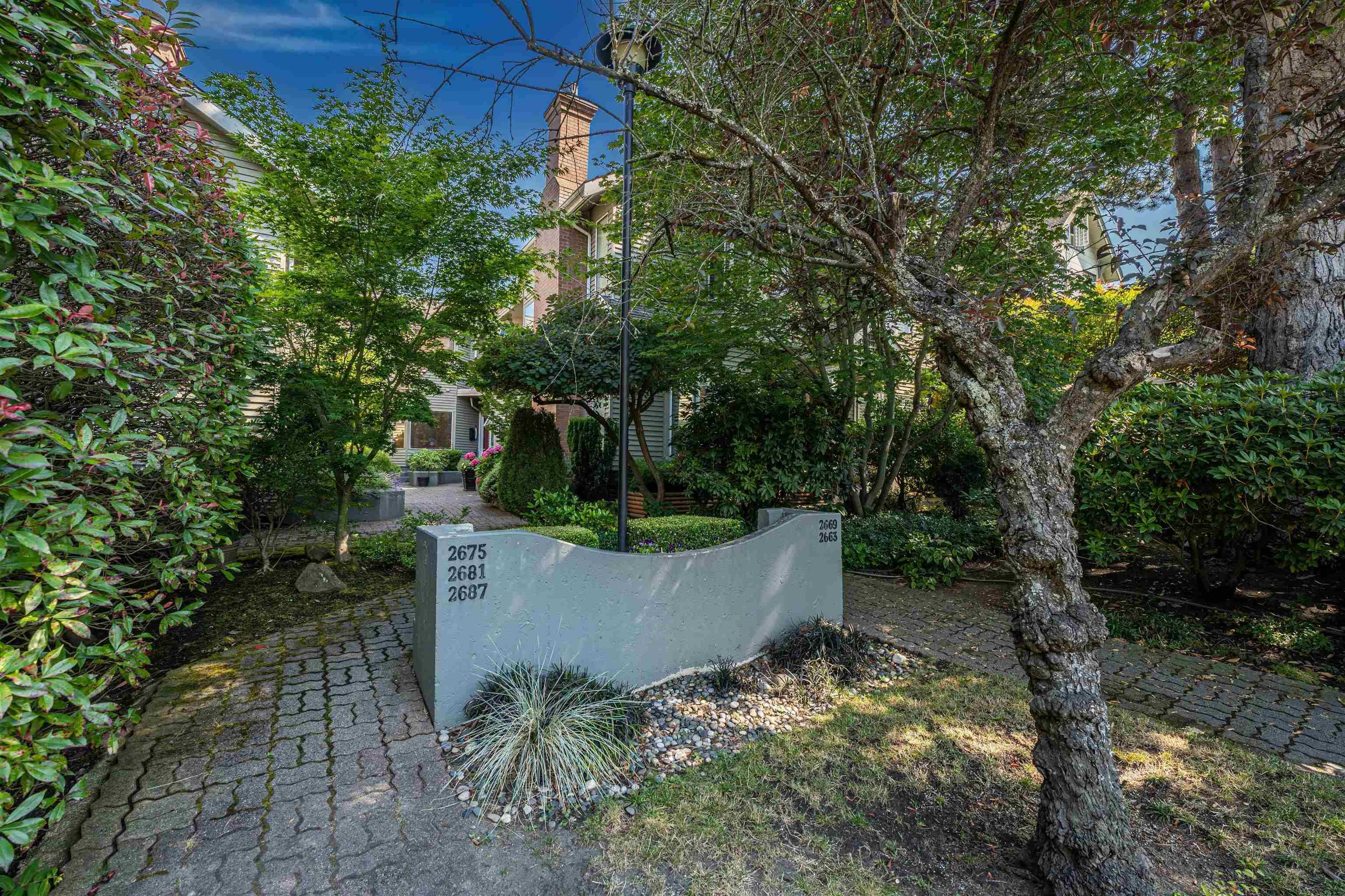 Main Photo: 2675 W 10TH Avenue in Vancouver: Kitsilano Townhouse for sale (Vancouver West)  : MLS®# R2712710
