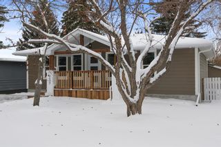 Photo 3: 8627 48 Avenue NW in Calgary: Bowness Detached for sale : MLS®# A2008658