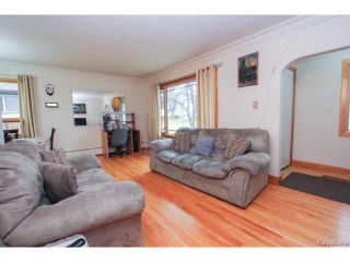 Photo 4: 230 Poplar Avenue in WINNIPEG: East Kildonan Residential for sale (North East Winnipeg)  : MLS®# 1426652