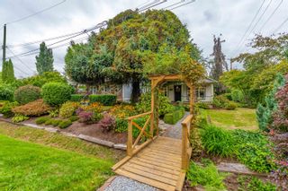 Photo 2: 4361 WRIGHT Street in Abbotsford: Matsqui House for sale in "Clayburn Village" : MLS®# R2626330