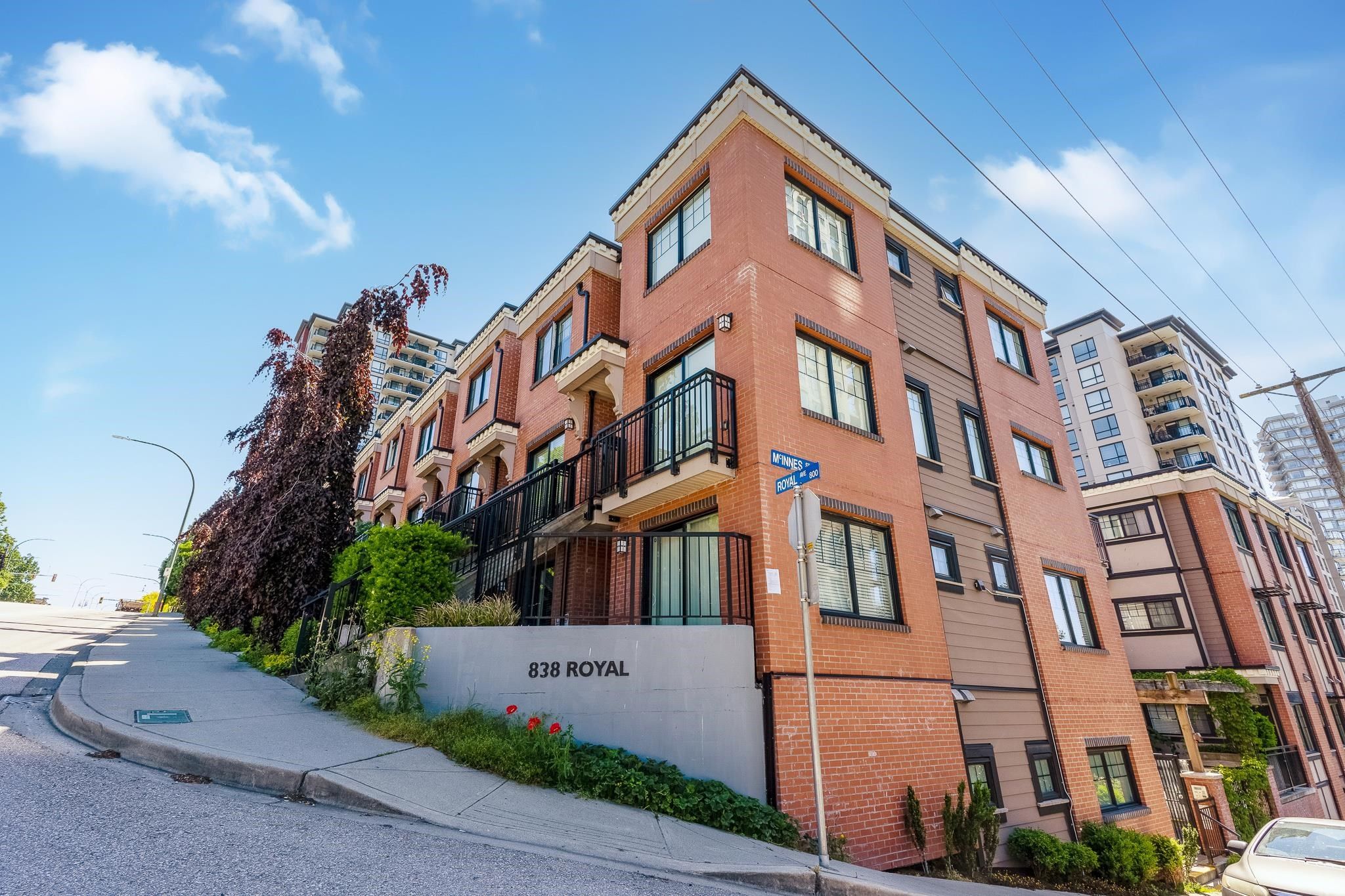 Main Photo: 21 838 ROYAL Avenue in New Westminster: Downtown NW Townhouse for sale in "BRICKSTONE WALK 2" : MLS®# R2686272