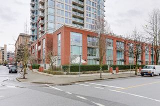 Photo 3: 51 KEEFER Place in Vancouver: Downtown VW Townhouse for sale in "TAYLOR" (Vancouver West)  : MLS®# R2758547