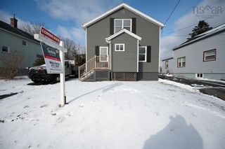 Photo 1: 49 Coronation Avenue in Fairview: 6-Fairview Residential for sale (Halifax-Dartmouth)  : MLS®# 202400731