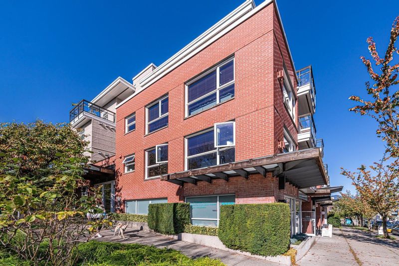 FEATURED LISTING: 201 - 3611 18TH Avenue West Vancouver