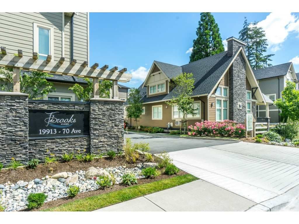 Main Photo: 30 19913 70 Avenue in Surrey: Willoughby Heights Townhouse for sale in "THE BROOKS" (Langley)  : MLS®# R2285040