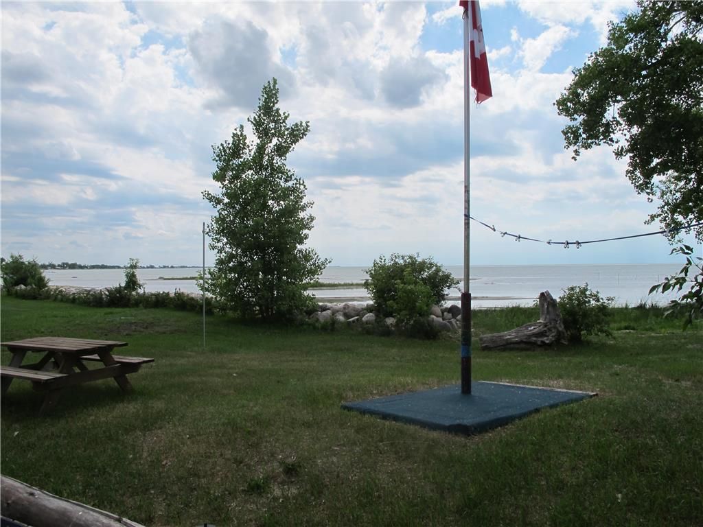 Photo 6: Photos:  in St Laurent: Twin Lake Beach Residential for sale (R19)  : MLS®# 202100860