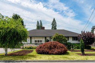 Photo 2: 816 SHAW Avenue in Coquitlam: Coquitlam West House for sale : MLS®# R2714312